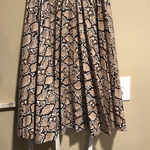 Snake skin leather mid-calf, high-waisted skirt - Picture 2 of 2